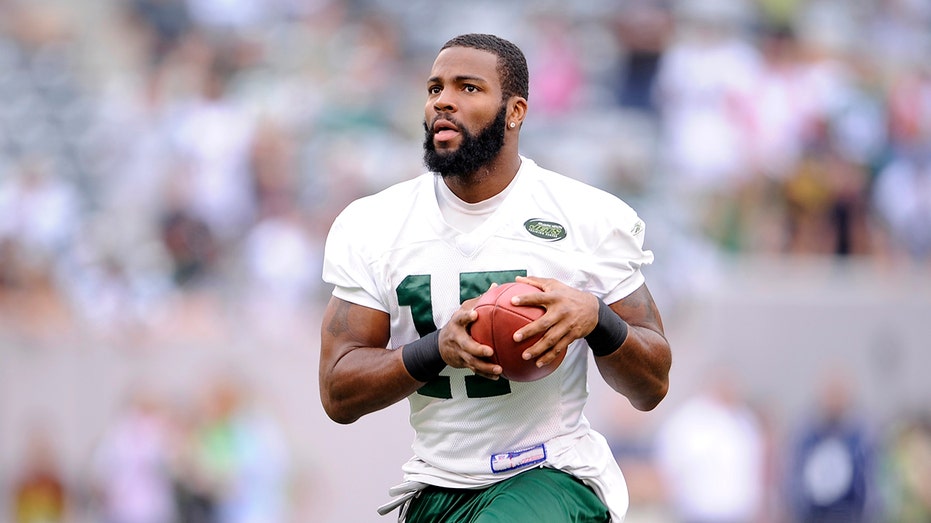 Braylon Edwards, ex-NFL and Michigan star, saves 80-year-old man’s life during locker room attack