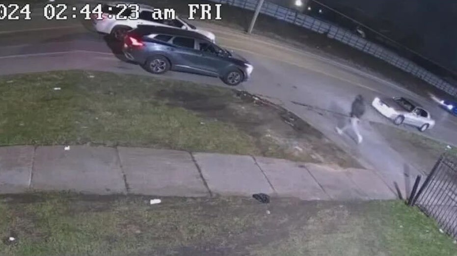 Detroit blues bar shooting injures 5 after fight over parking spot